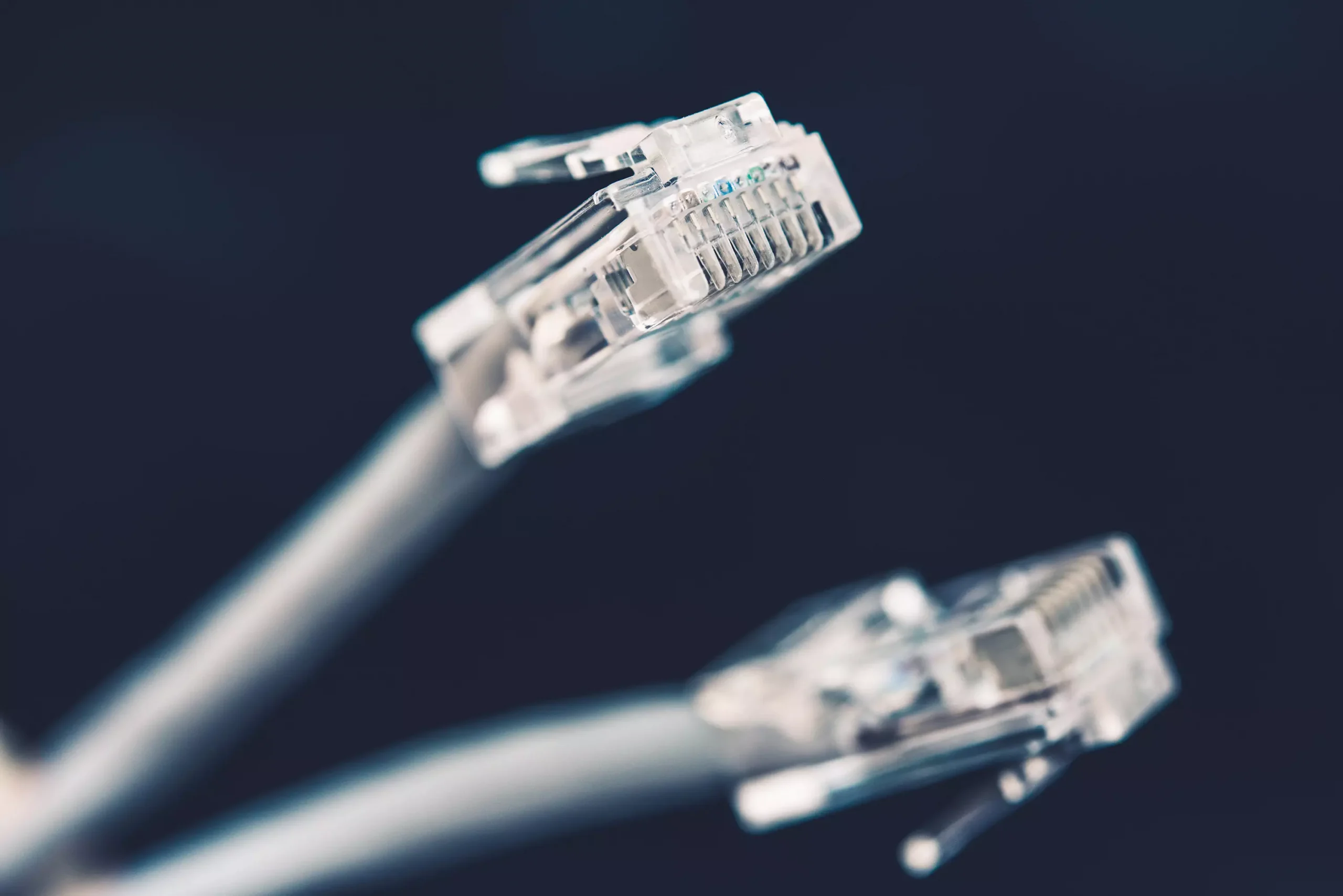 Why Fiber Optic Cables Connections Are Faster Than Regular Cables