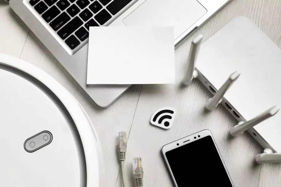 top-view-wi-fi-router-with-wireless-controlled-devices-1-scaled