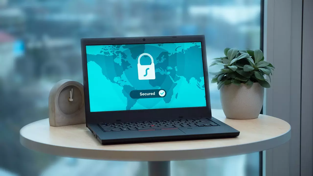 Perbedaan NGFW Dengan Firewall Tradisional Perbedaan NGFW Dengan Firewall Tradisional