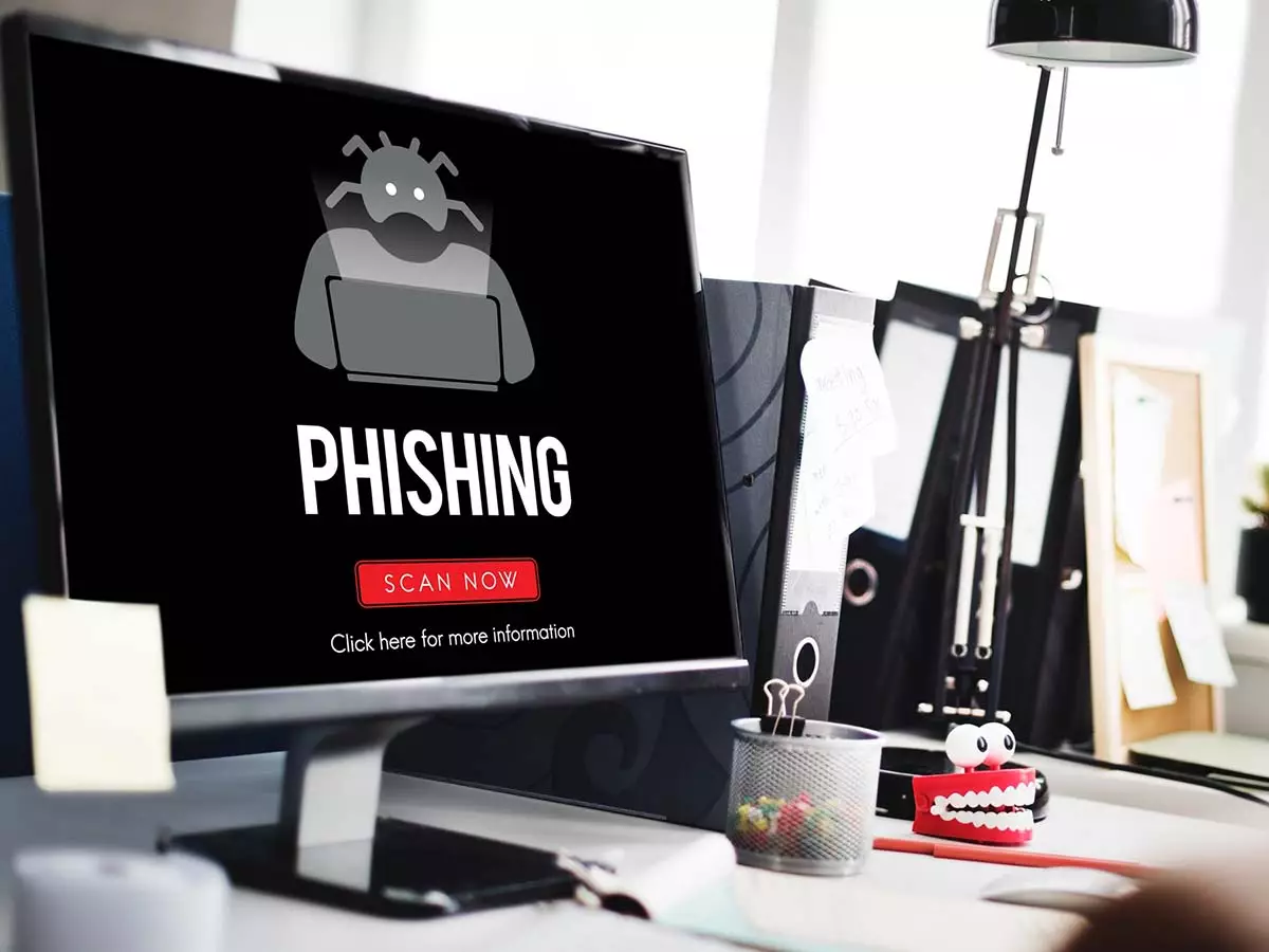 What is phishing? Definition, characteristics and how it works
